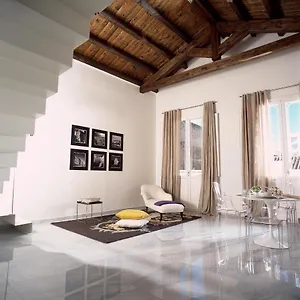 Right House - Characteristic Marina District Cagliari